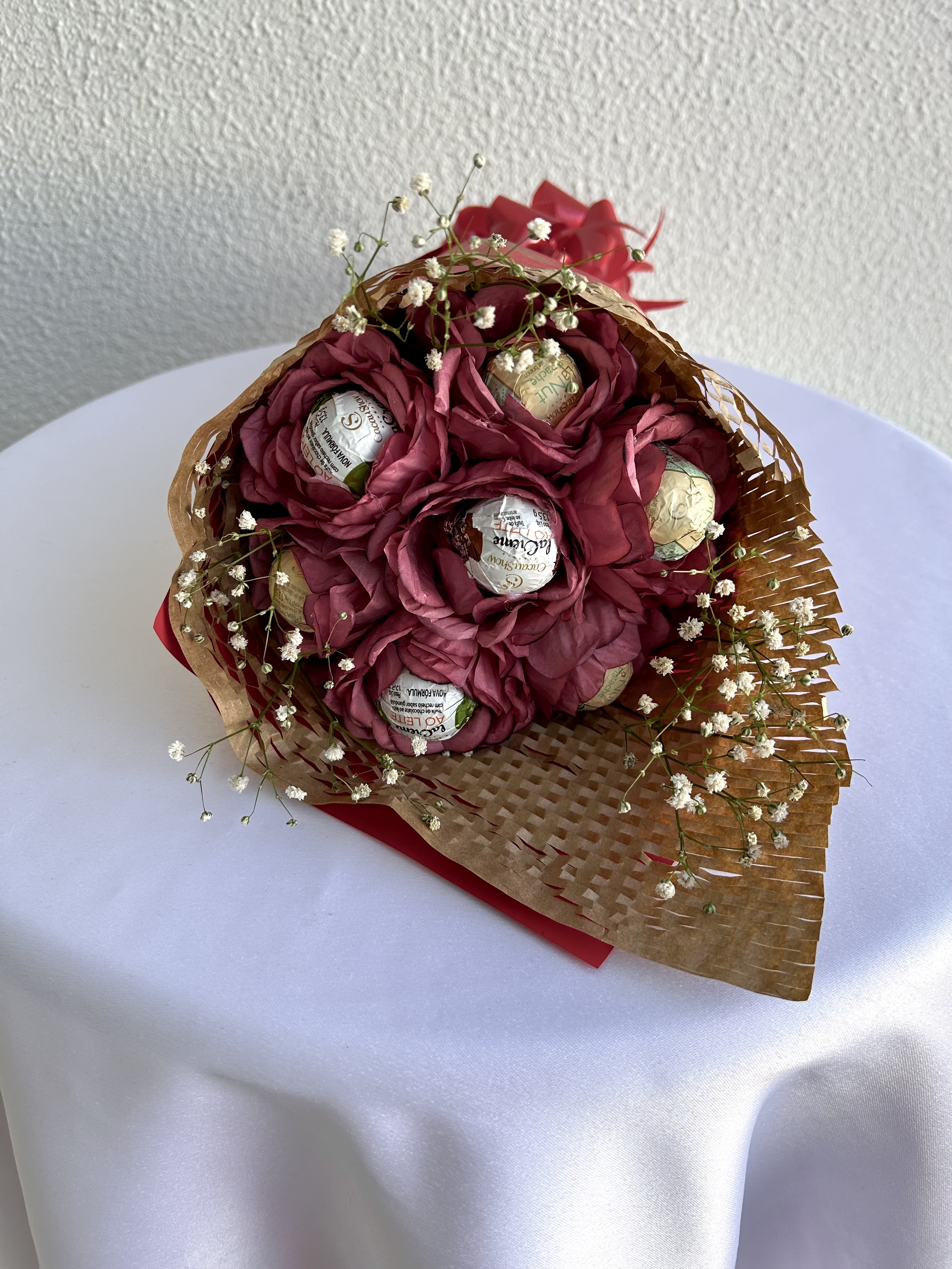 Buque de 7 flores e 7 trufas da cacau show